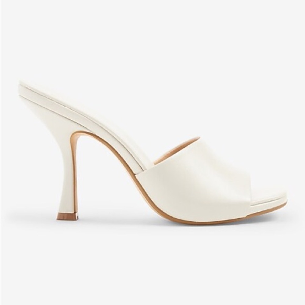 EXPRESS  White Women's Heeled Mules Size 8. NEVER WORN